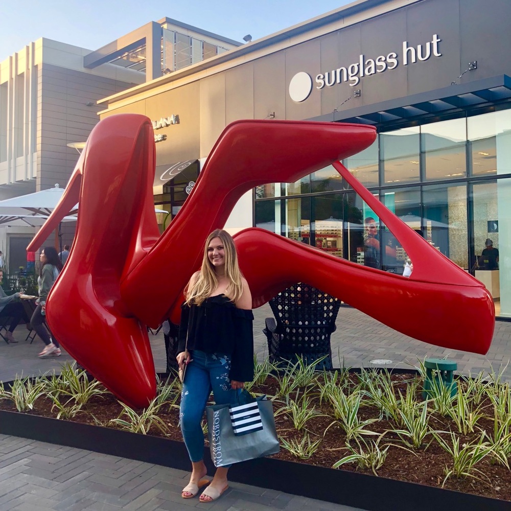 Meet your Posher, Abby🌻